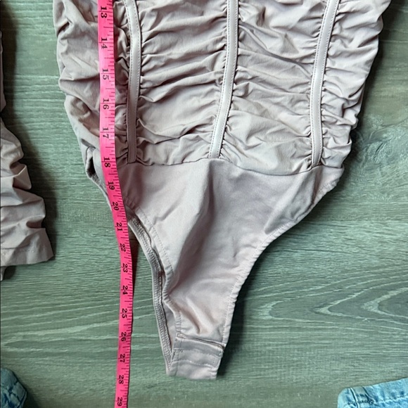 NEW Manière De Voir pink ruched long sleeve bodysuit 6 - Picture 9 of 9